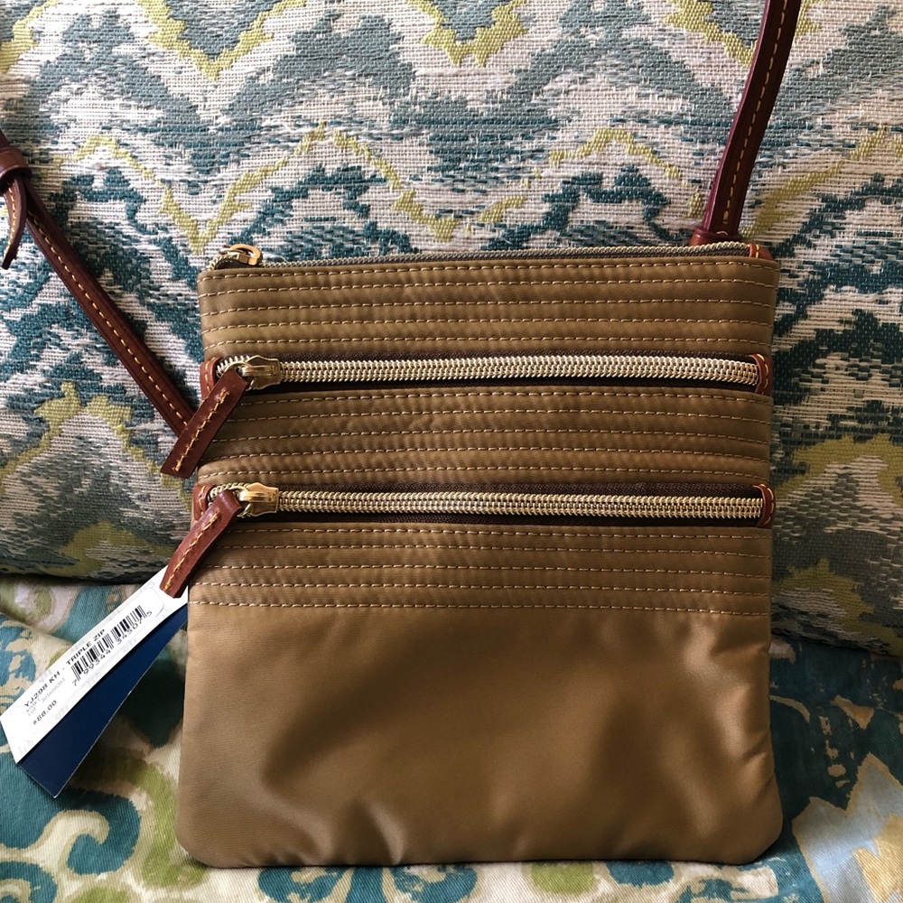New With Tags 👀Dooney and Bourke triple zip